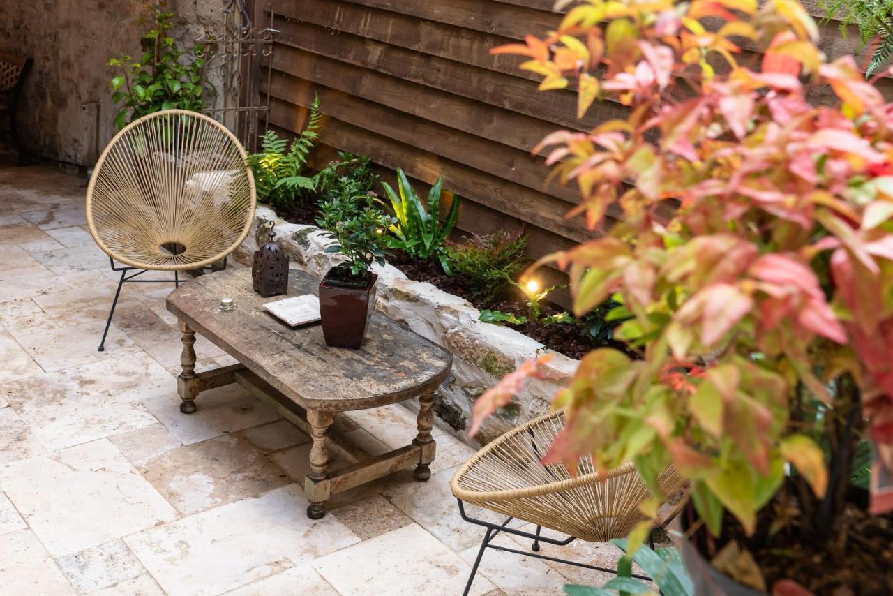 Le Baldaquin / Les Romantiques Apartment *